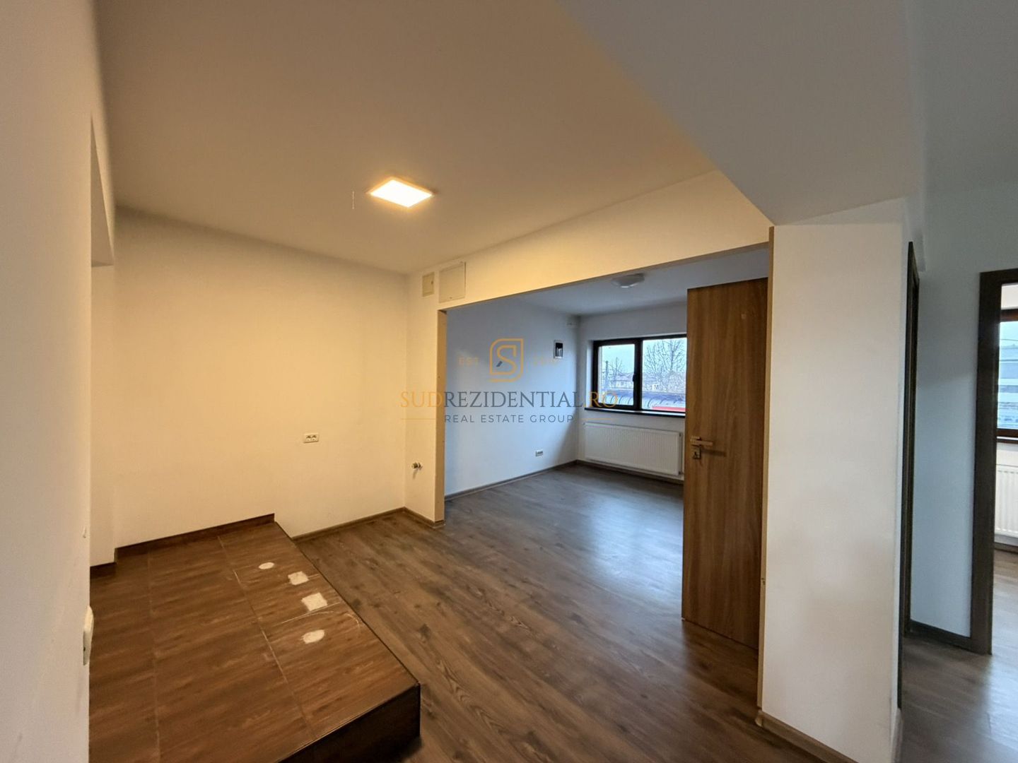 Spatiu comercial, pozitionare excelenta, exact la metrou Aparatorii P - Poză 8