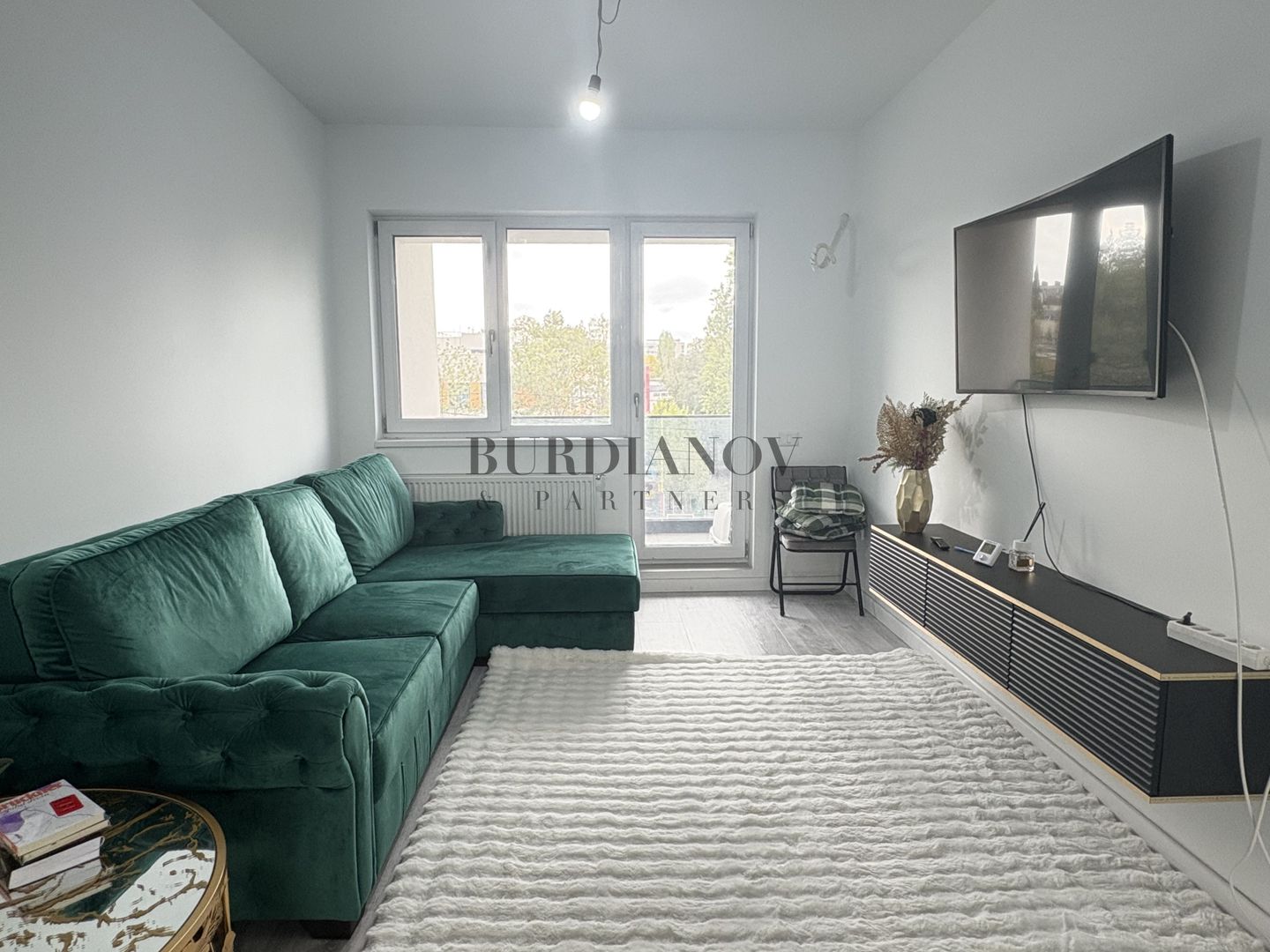 Apartament cu 2 camere de vânzare - Metrou Costin Georgian - Titan - Poză 1