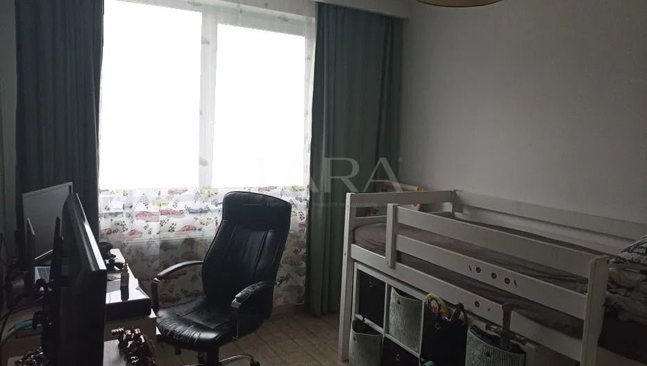 Apartament cu 3 camere de vanzare in Floresti - Poză 4