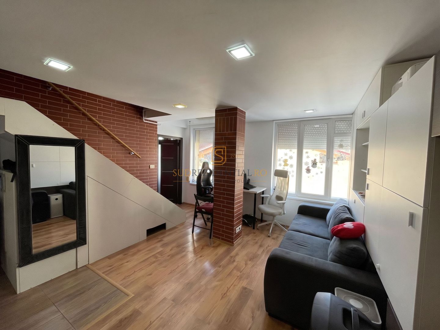 Duplex 3 camere pe 2 niveluri, 2 bai, langa Metrou Aparatorii Patriei - Poză 1