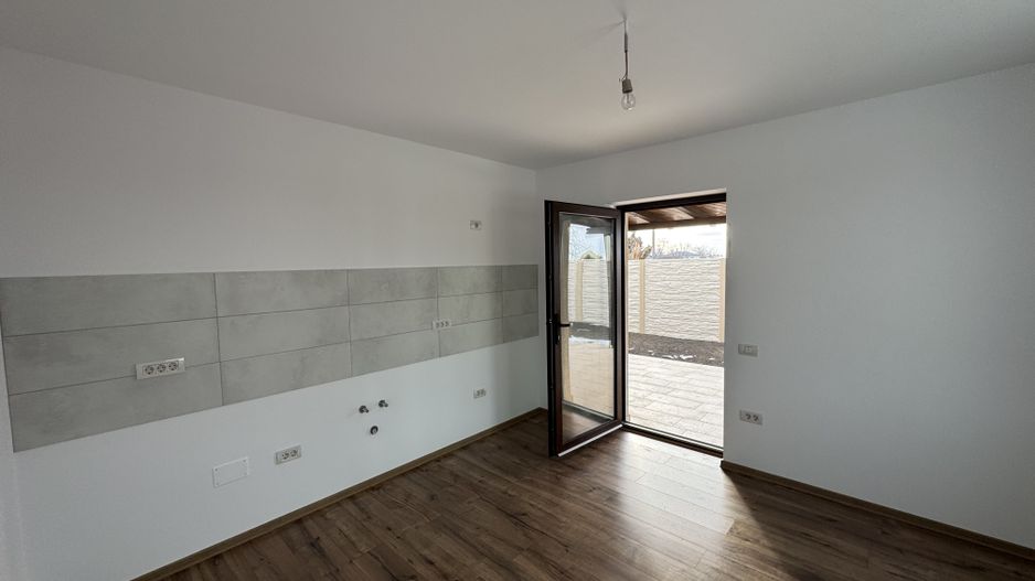 Casa Individuala Parter,Sanmihaiu Roman,3 Camere,Toate Utilitatile - Poză 13