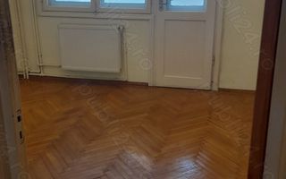 De vanzare ap 4 camere decomandat blv.Dacia - Poză 2