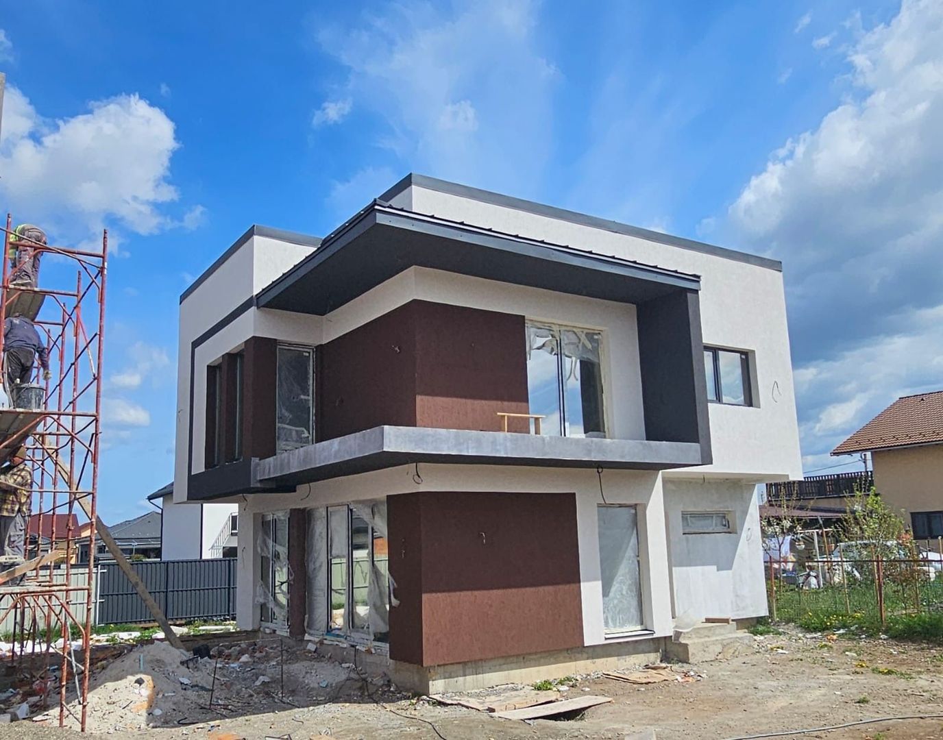 VILĂ CU DESIGN MODERN ȘI PRIVELIȘTE SPECTACULOASĂ CĂTRE MUNȚI - Poză 1