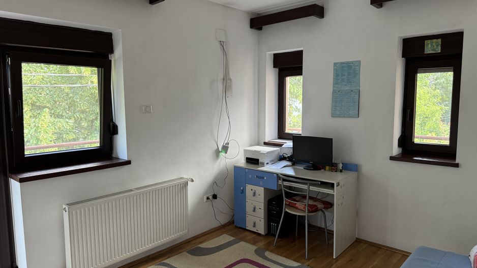 Casa de vânzare zona Favorit - Poză 10