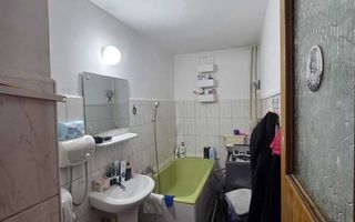 AP. 2 CAMERE VITAN, BUCATARIE INCHISA, BLOC REABILITAT, COMISION 0% - Poză 3