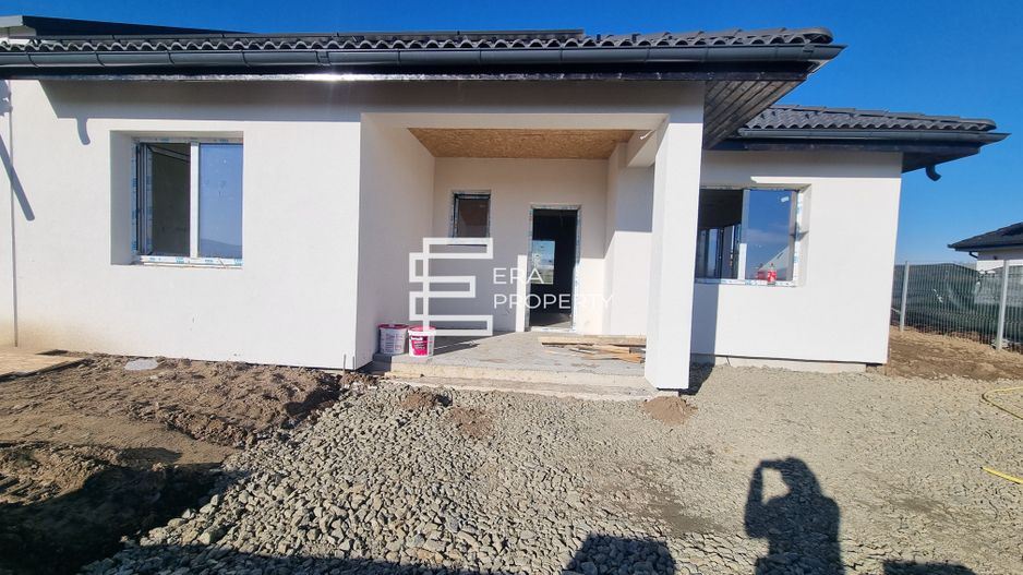 Case pe un singur nivel teren 479 mp cu panouri solare – Cristian/Sibiu - Poză 1