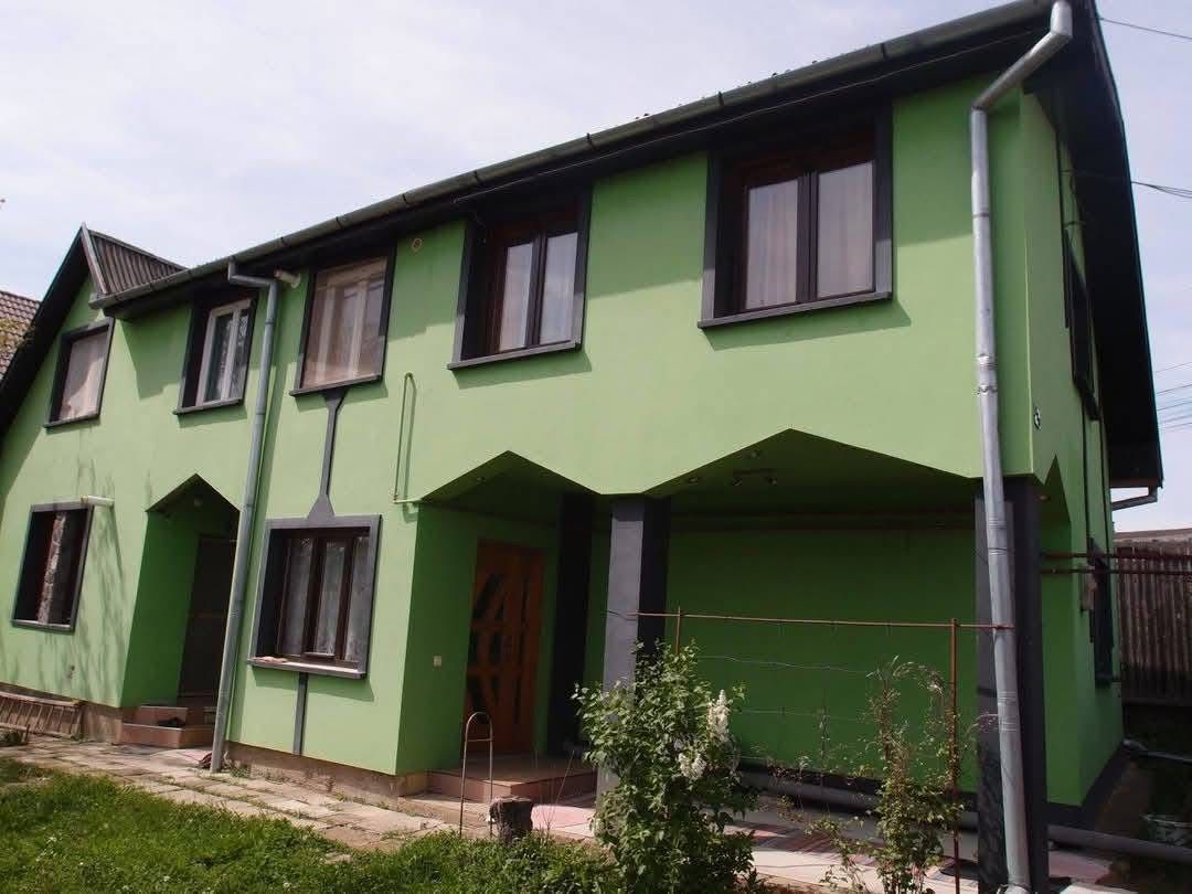 Casă cu etaj, Livezeni - Poză 2