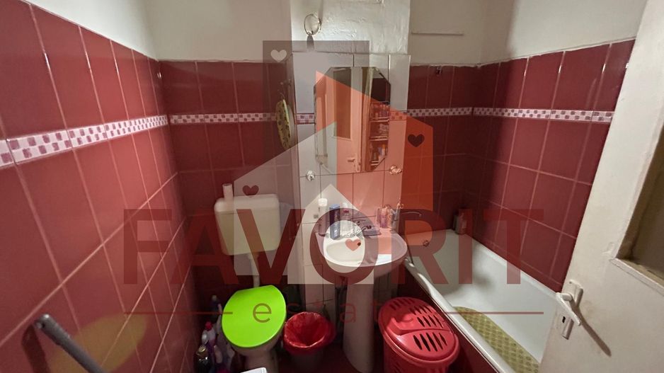 Apartament 3 camere decomadat, zona Dambovita - Poză 11