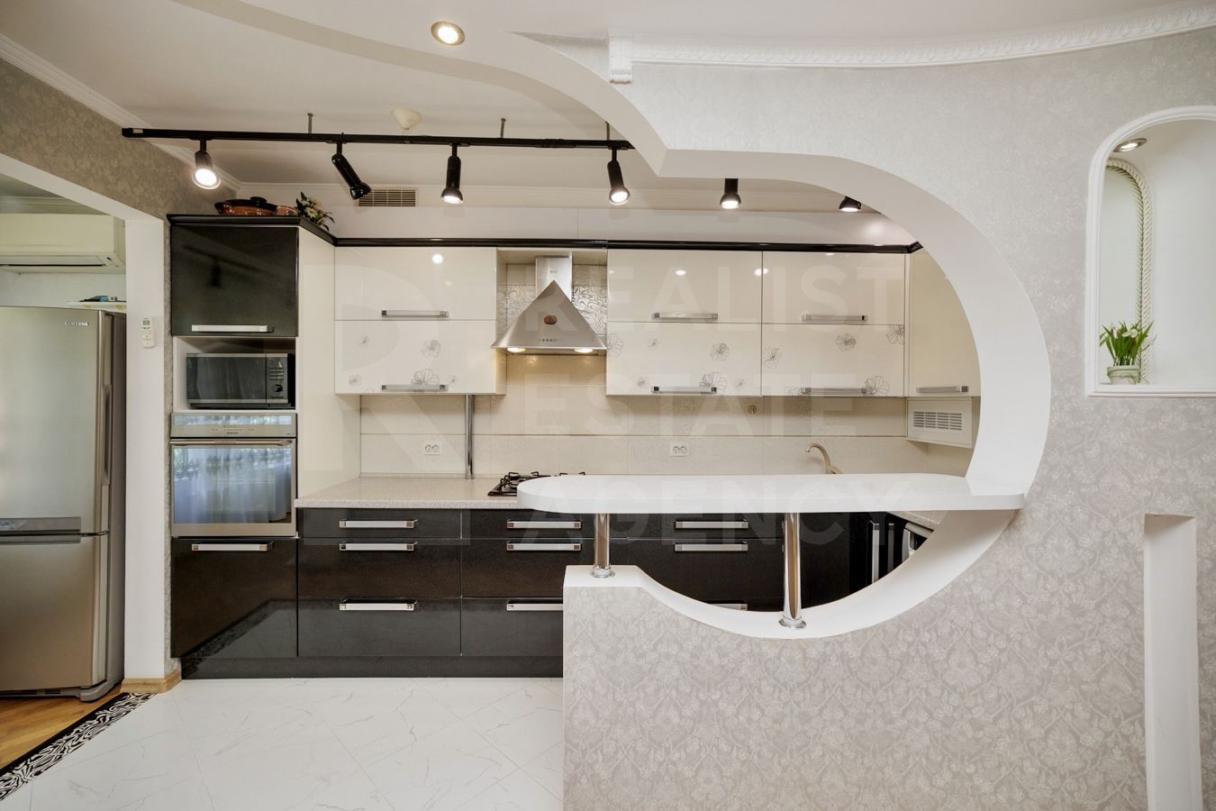 Chirie, apartament, 3 camere + living, str. Pușkin, Centru - Poză 3