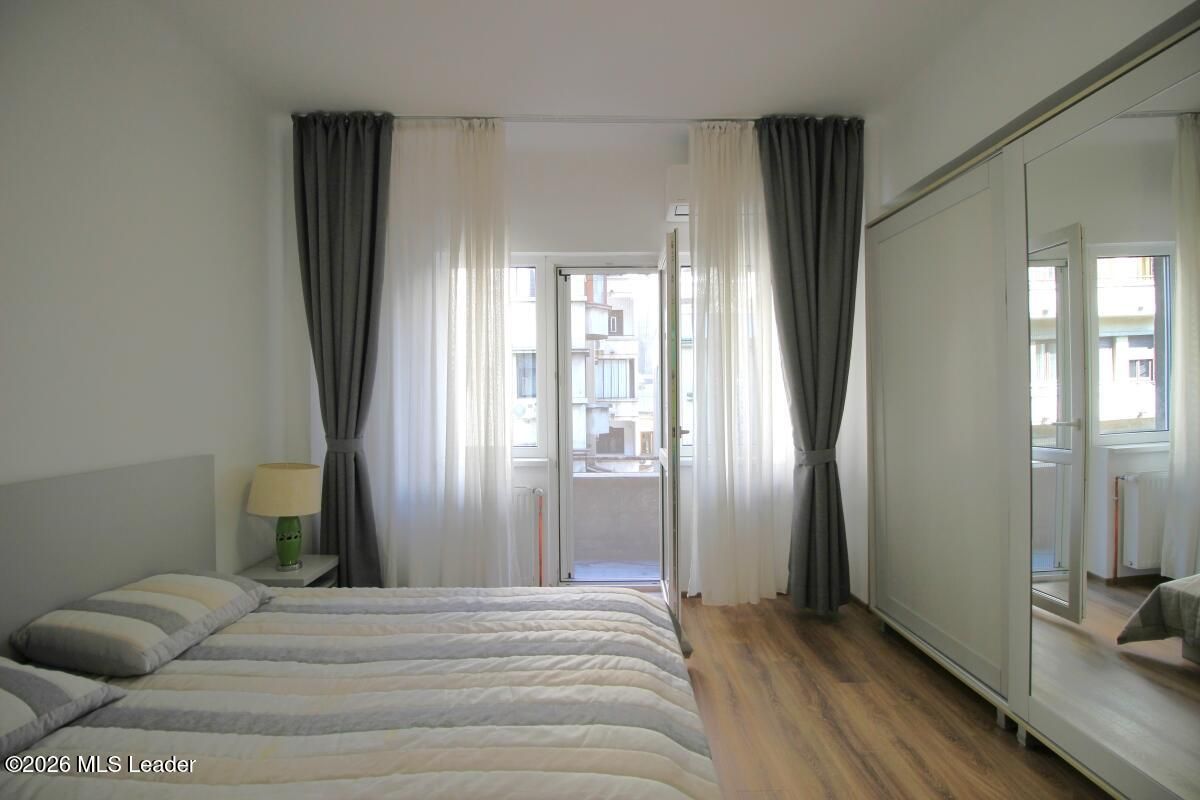 Piata Romana, 4 camere 138 MP total, Etaj 2/9, renovat - utilat, liber - Poză 15