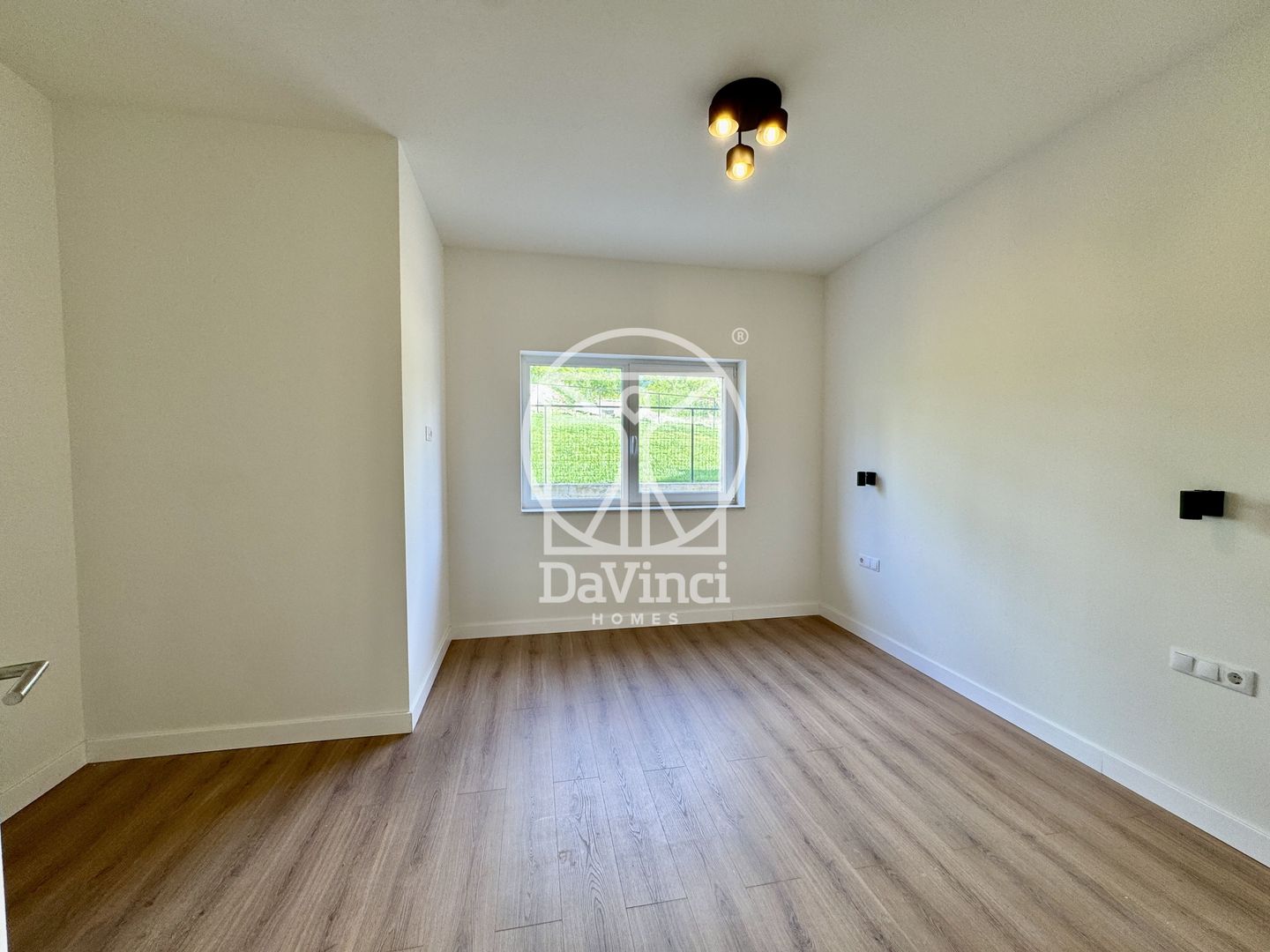 Apartament 3 camere, finisat la cheie, intabulat (NCL-37D-Mo-ap.3) - Poză 4