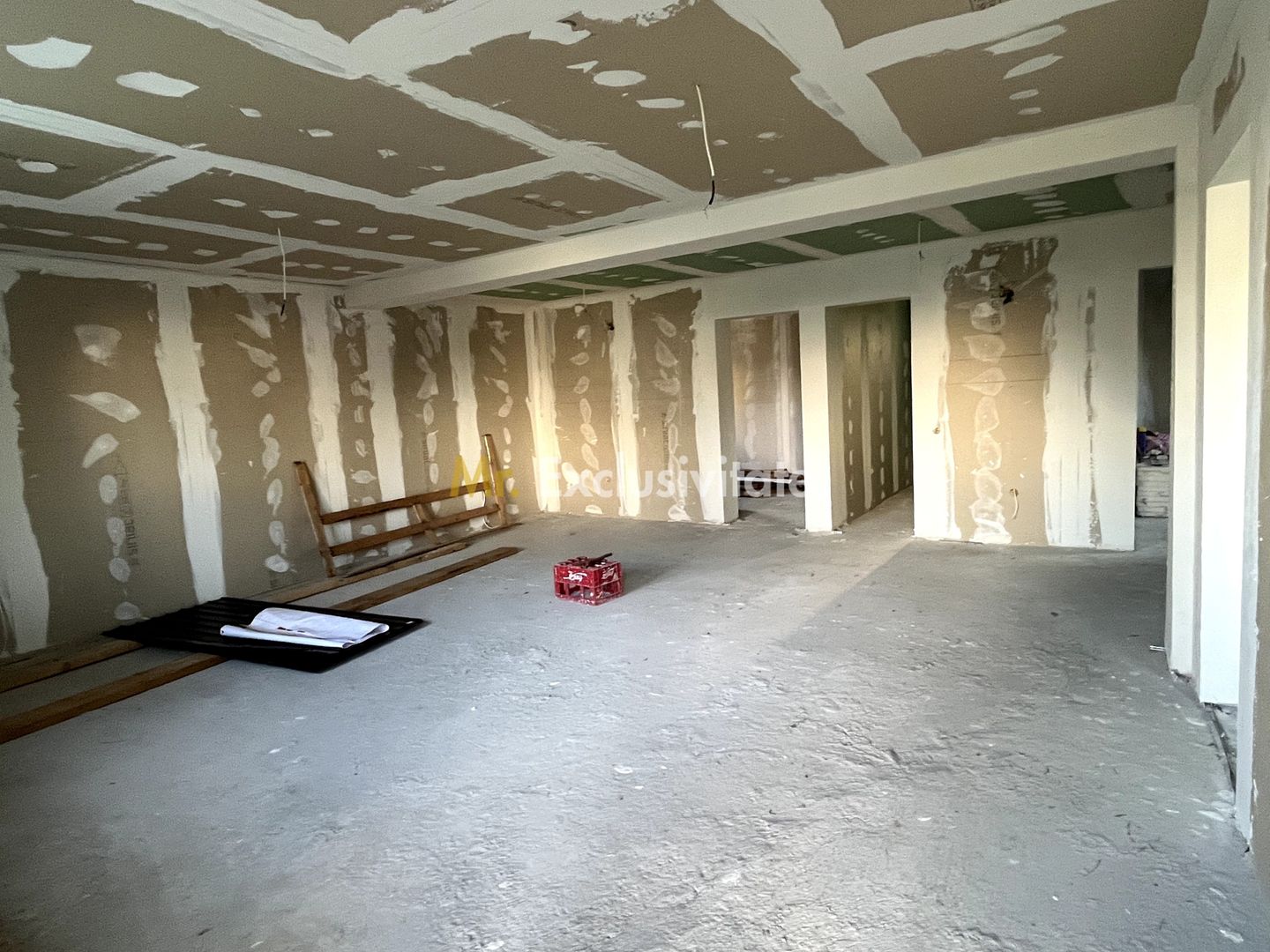Casa la gri, 7 camere, 2 bai - Poză 4