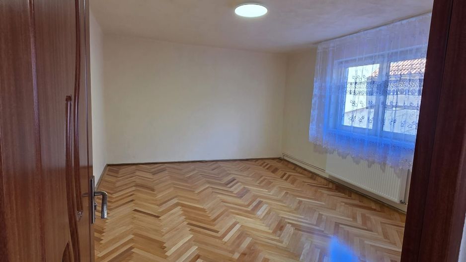 CASA  DE ÎNCHIRIAT 3 CAMERE IDEALA PENTRU SEDIU FIRMA SAU LOCUINTA - Poză 19