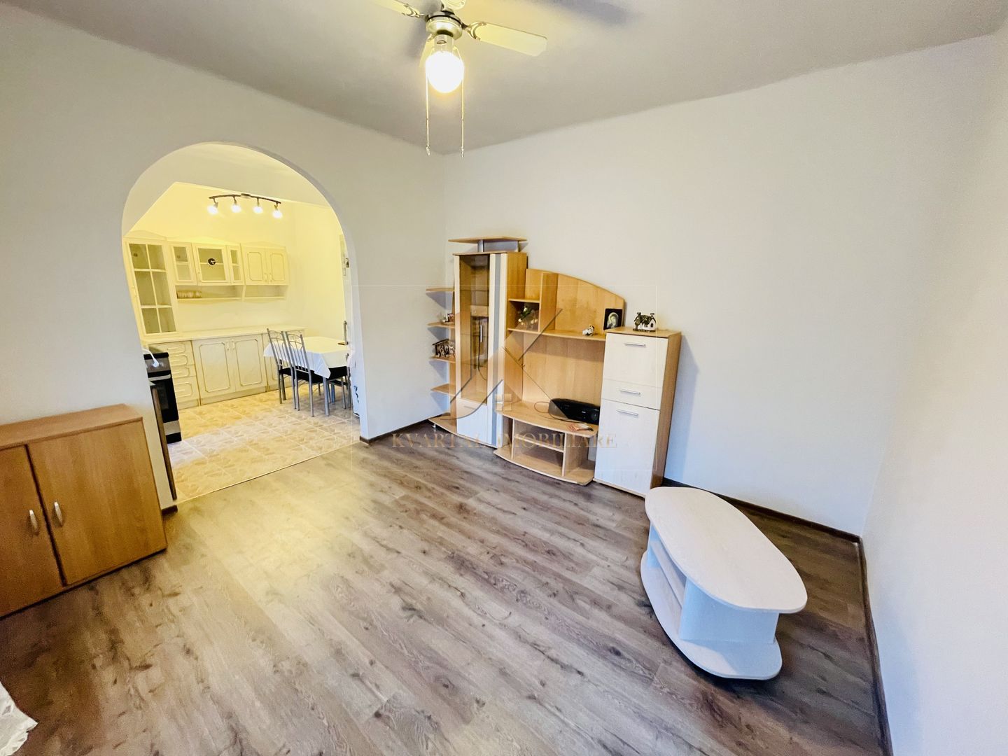 Casa 3 camere , 74 mp , loc de parcare Zona Ultracentrală! Negociabil - Poză 2