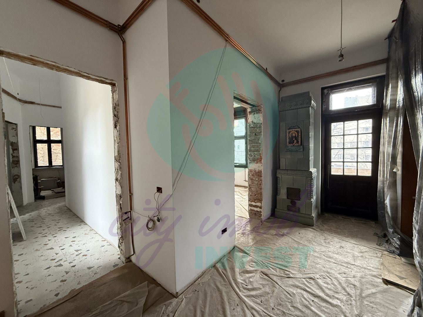 Apartament boieresc partial renovat - Poză 3