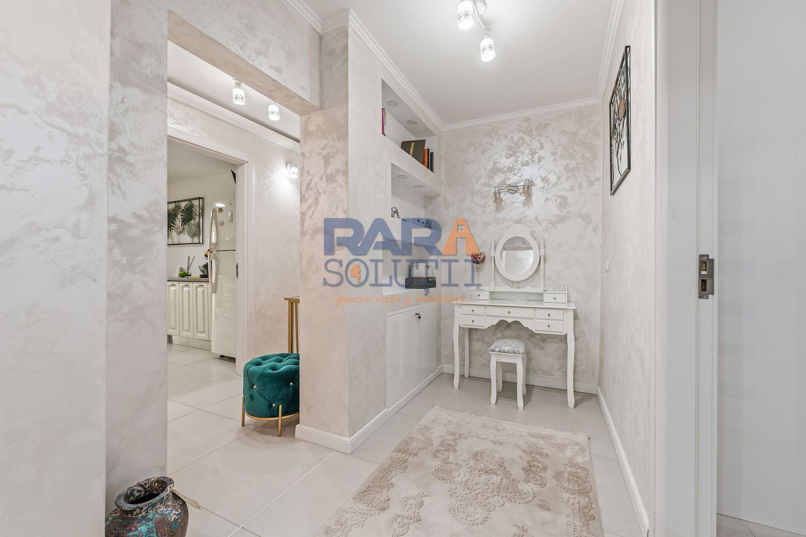 Apartament spațios cu 4 camere - renovat modern, mobilat și utilat - Poză 10