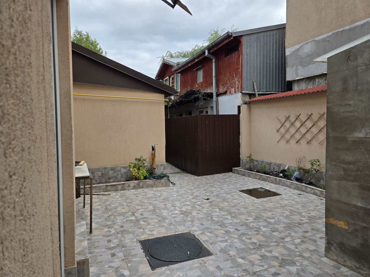 Casa renovata 105mp utili si curte libera 45mp -Eroii Revolutiei - Poză 20