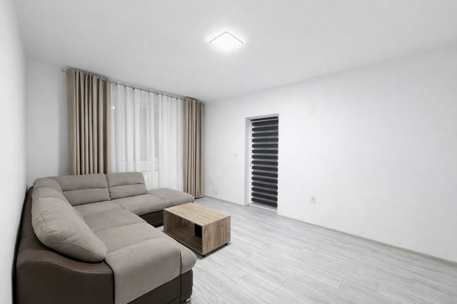 Apartament Modern cu 2 Camere în Giroc, locație Excelentă - Poză 1