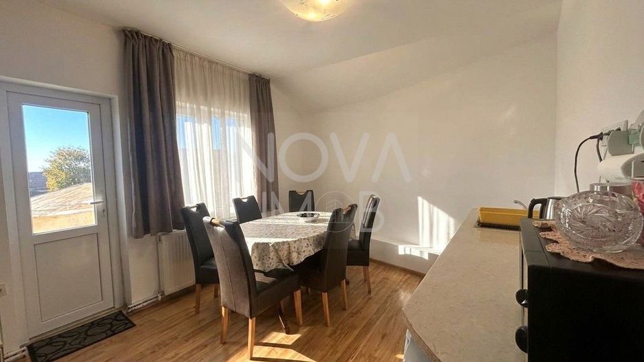 Casa de vanzare 200 mp cu spatiu comercial la parter, strada Lunga - Poză 1