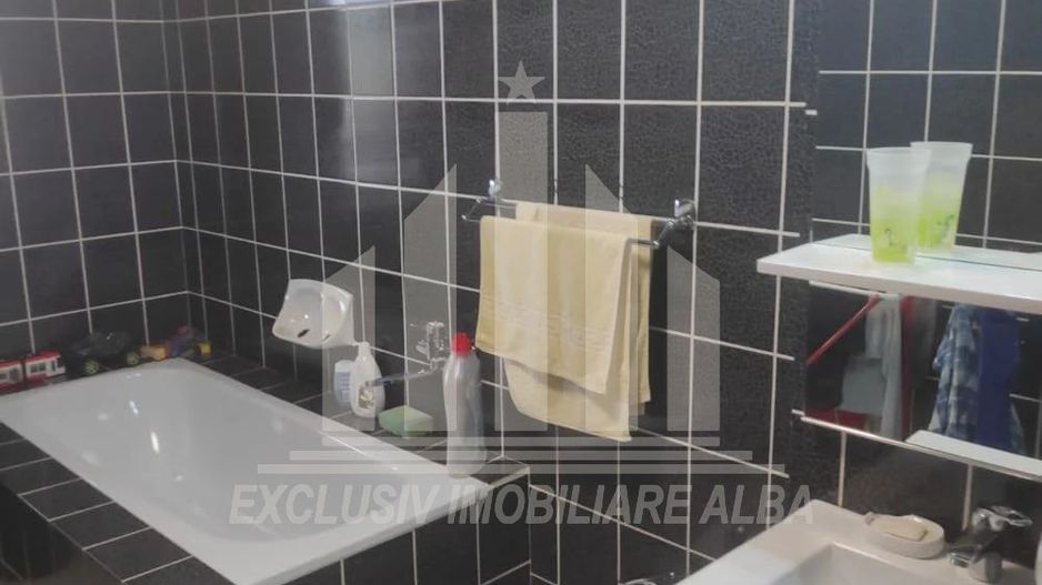 Casa tip duplex de vanzare, Barabant - Poză 3