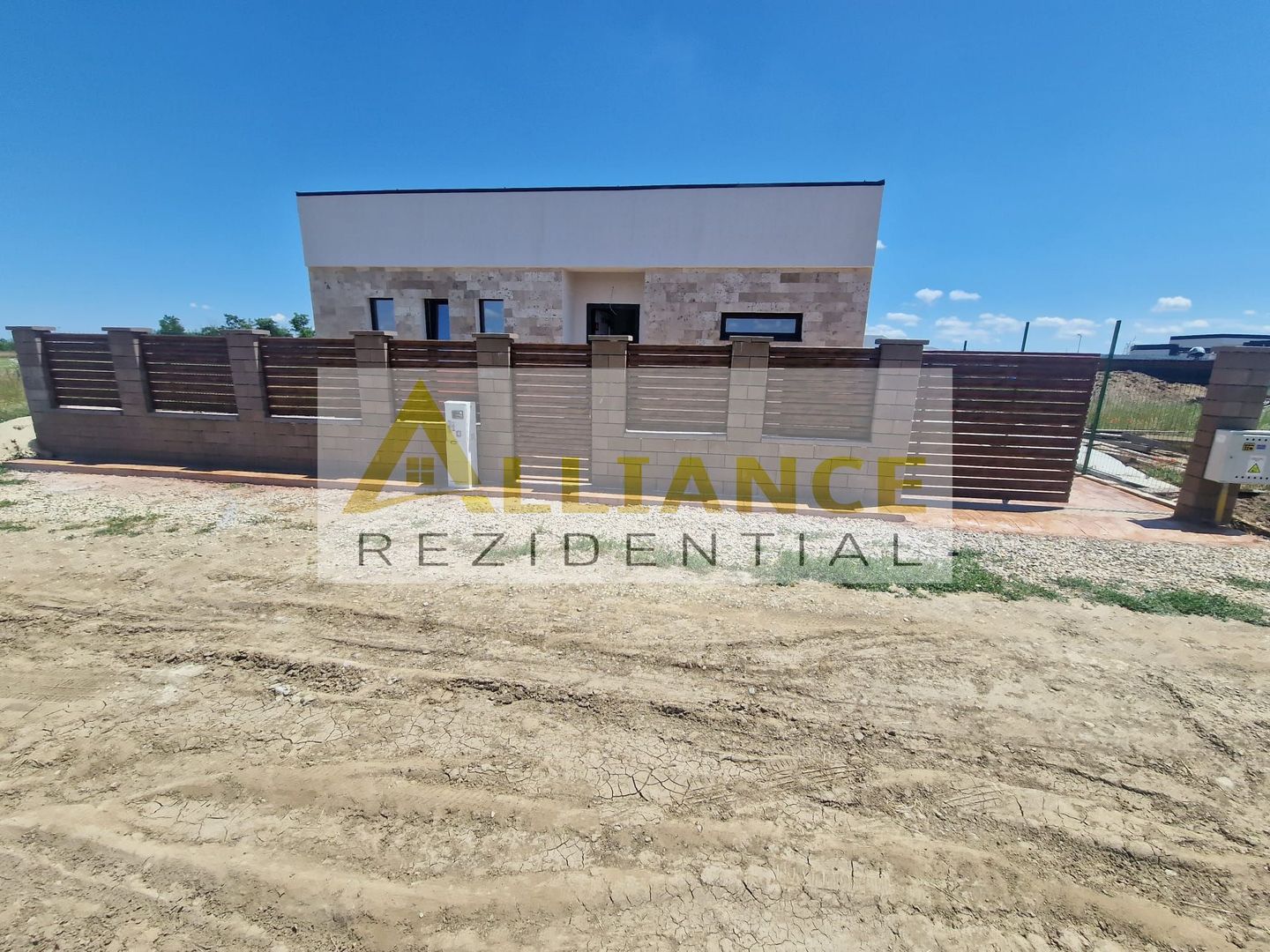 Casa individuala ~ 3 camere 2 bai ~ teren 375 mp - Poză 1