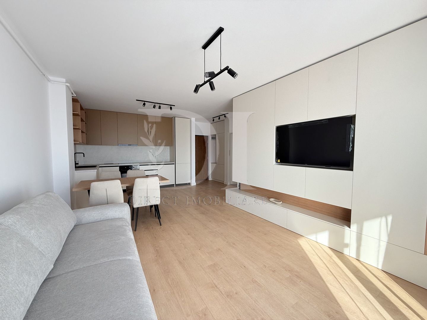 Apartament 2 camere / etaj intermediar / Zona Eroilor - Poză 1