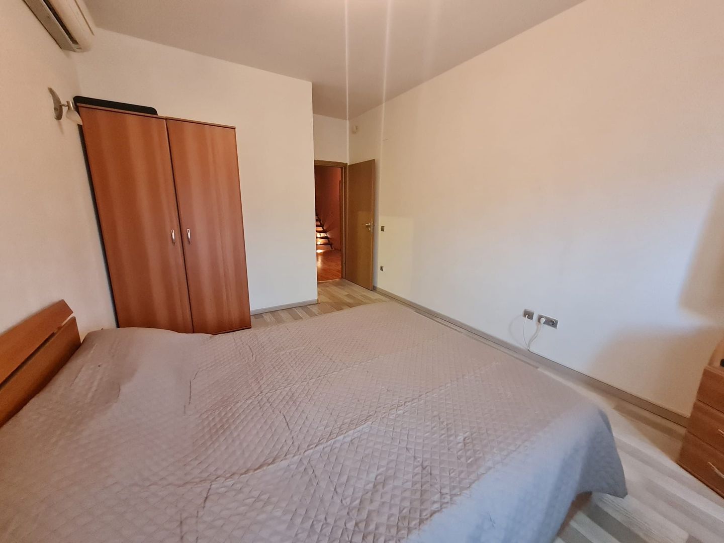 Vila individuala,la 10 min de Piața Victoriei! - Poză 4