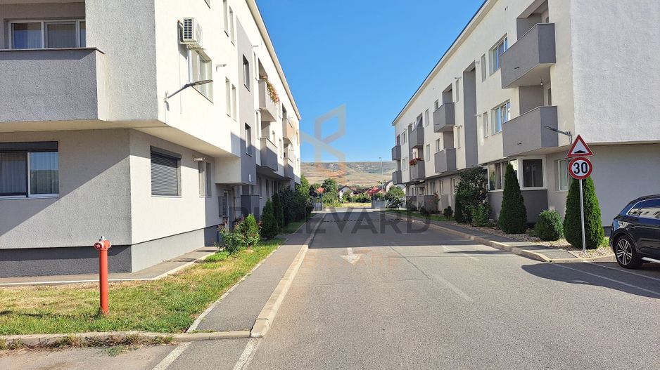 Comision 0. Apartament 2 camere strada Sesul de Sus! - Poză 1