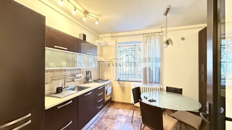 90mp /3 camere/2 bai/ parter inalt/ garaj inclus/ Cartier Plopilor - Poză 2