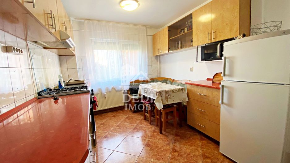 Apartament 3 camera de vânzare in zona Rogerius, Oradea - Poză 8