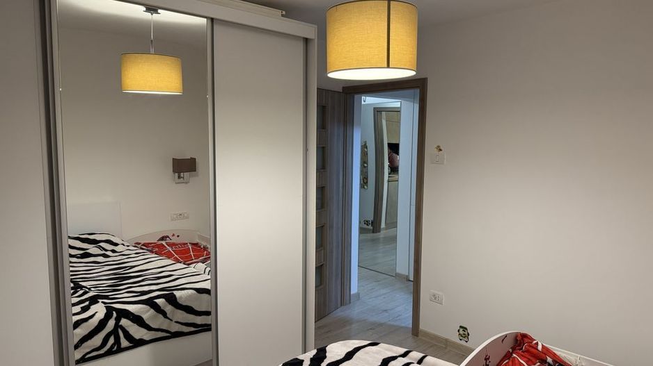 Apartament 2 camere, decomandat, etaj 1/4 - Micro20 - Poză 4
