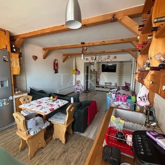 Apartament cu 3 camere, stil rustic, Baciu, zona Petrom - Poză 2