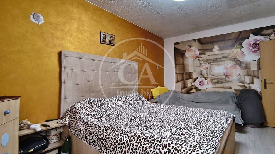 Apartament cu 2 camera la curte comuna de vanzare Central, Oradea - Poză 2
