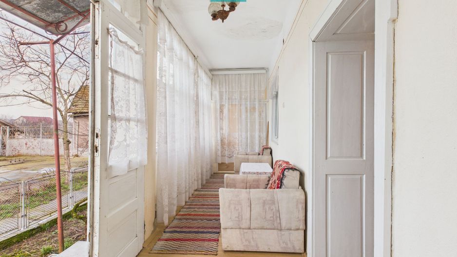 Proprietate cu 3 case din văiugă și teren în Nadab - Poză 8