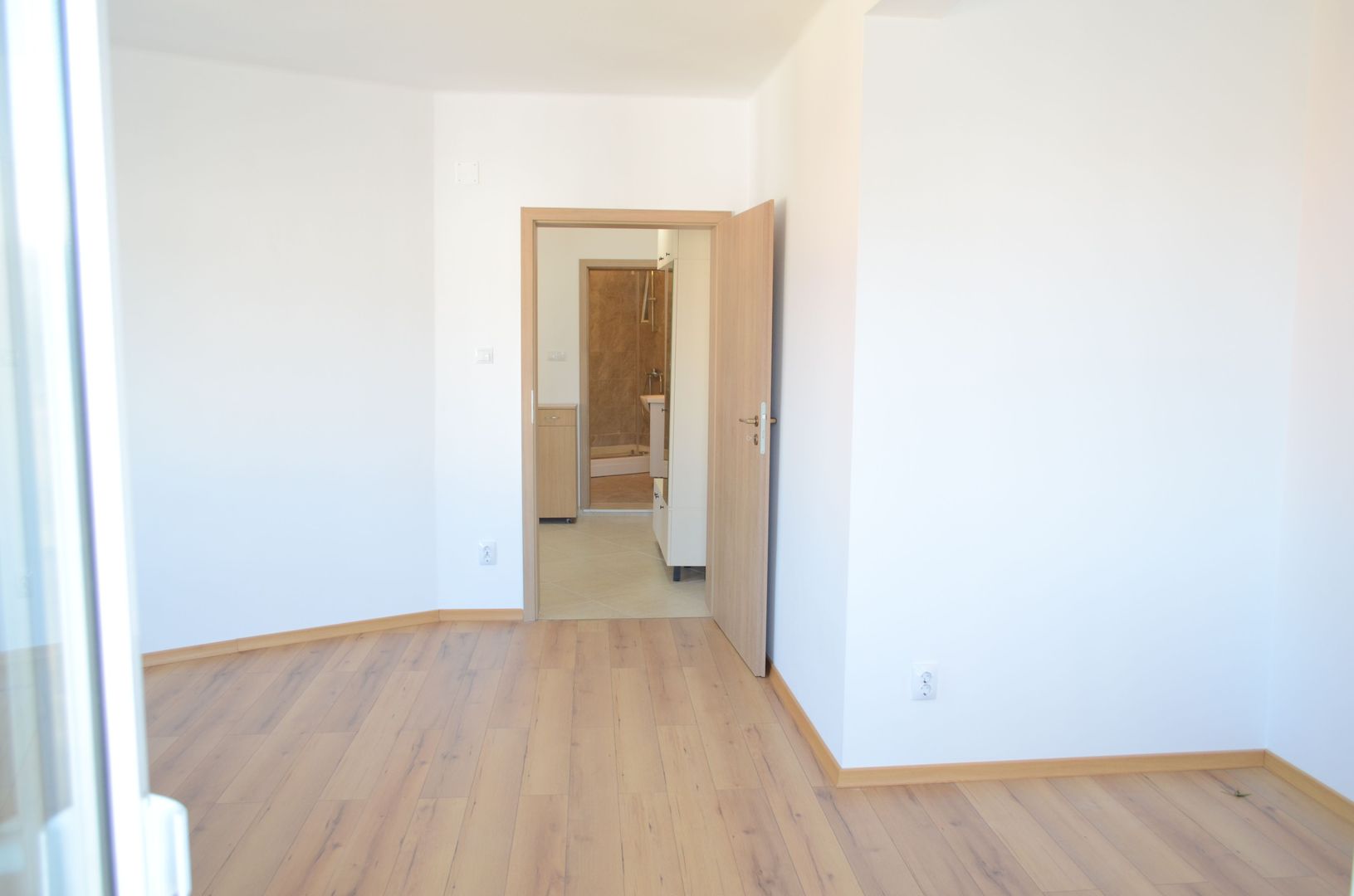 Spatiu birou in zona centrala (Piata Mihai Viteazul) - Poză 2