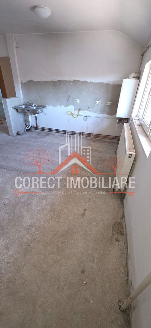 Apartament 4 camere – 70 mp utili + pod 30 mp – Etaj 5 – Preț 48.000 € - Poză 3