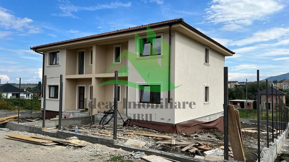 Casa Tip Duplex cu 4 camere si 366 mp teren, in Cisandie - Poză 7