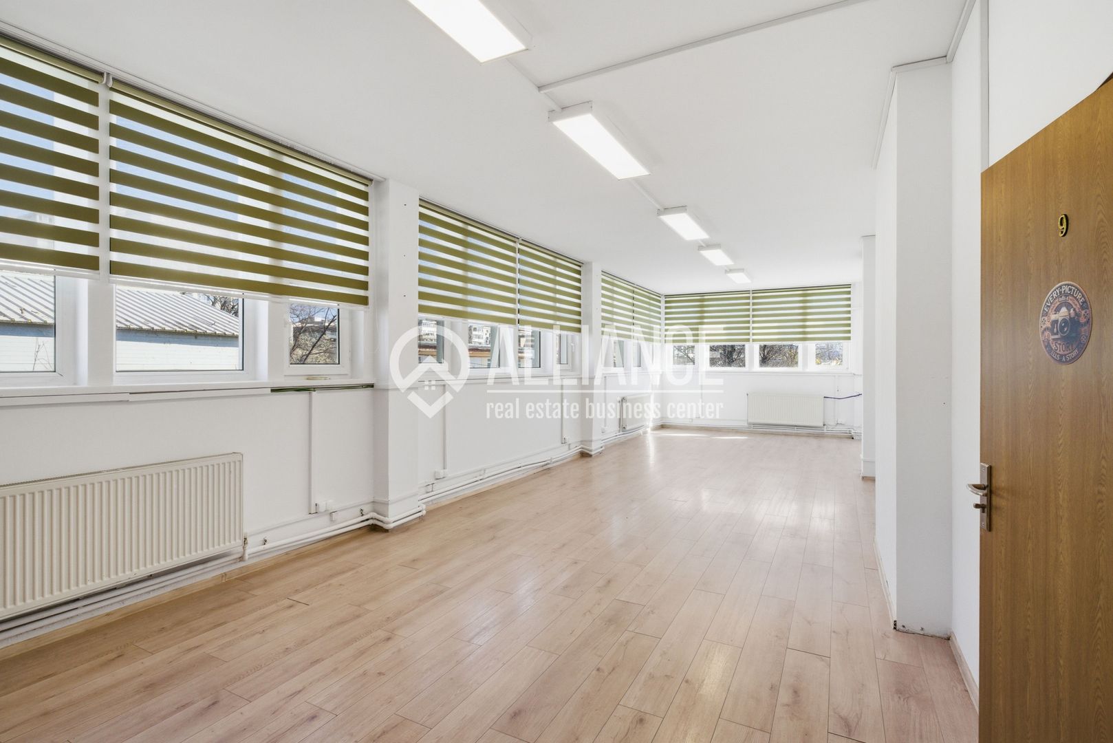 FALEZA NORD cladire multifunctionala 4600 mp cu acces din Bdul Mamaia! - Poză 13