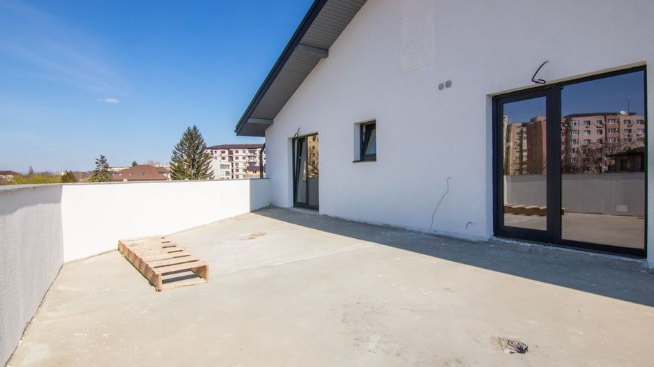 4 Camere/ Crangasi/ 210mp/ Terasa Panoramica/ Finisat Complet/ Parcare Inclusa - Poză 12