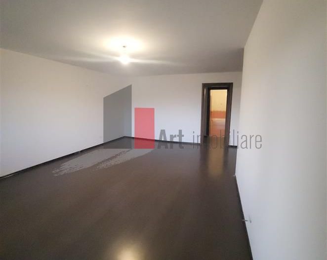 Apartament 3 camere Vitan metrou Mihai Bravu - Poză 4