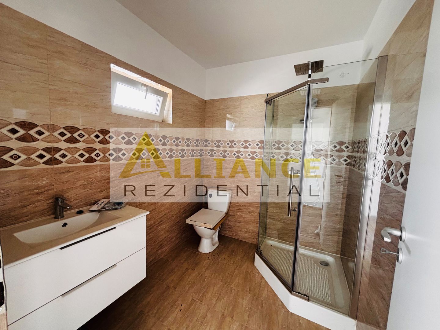 Casa tip duplex , 4 camere , 3 băi , 120 mp utili ! - Poză 11