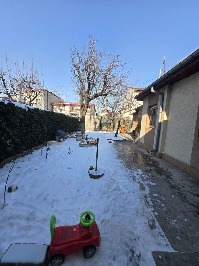 TEREN 300MP cu construcție existenta-Voluntari Str.Sihlea zona case - Poză 3