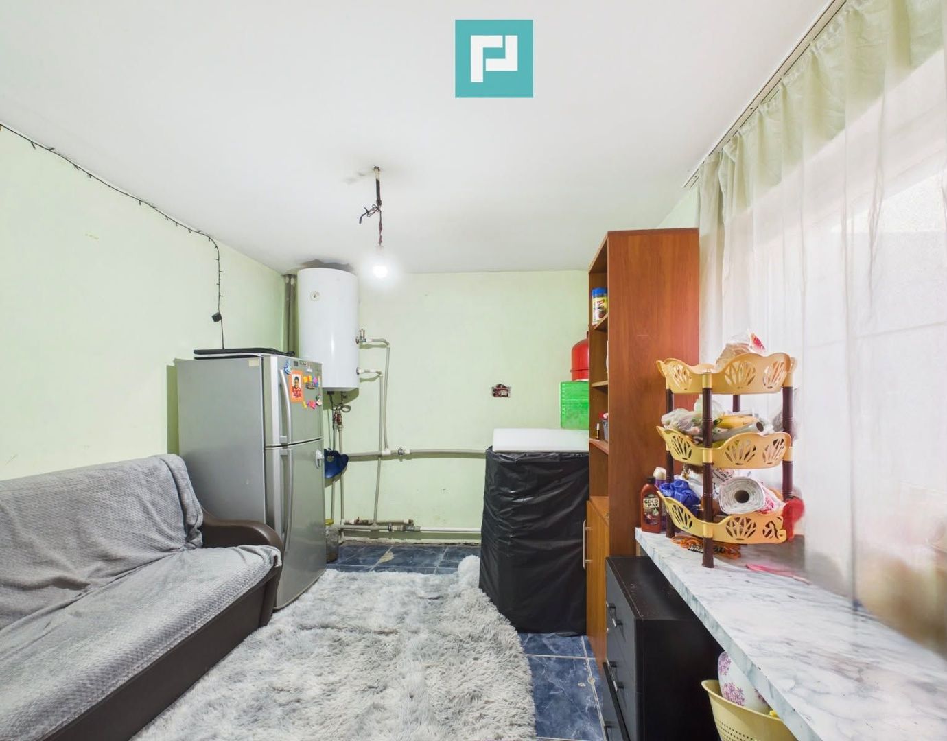 Casă P+E cu două apartamente, zona Drăgășani - Poză 11
