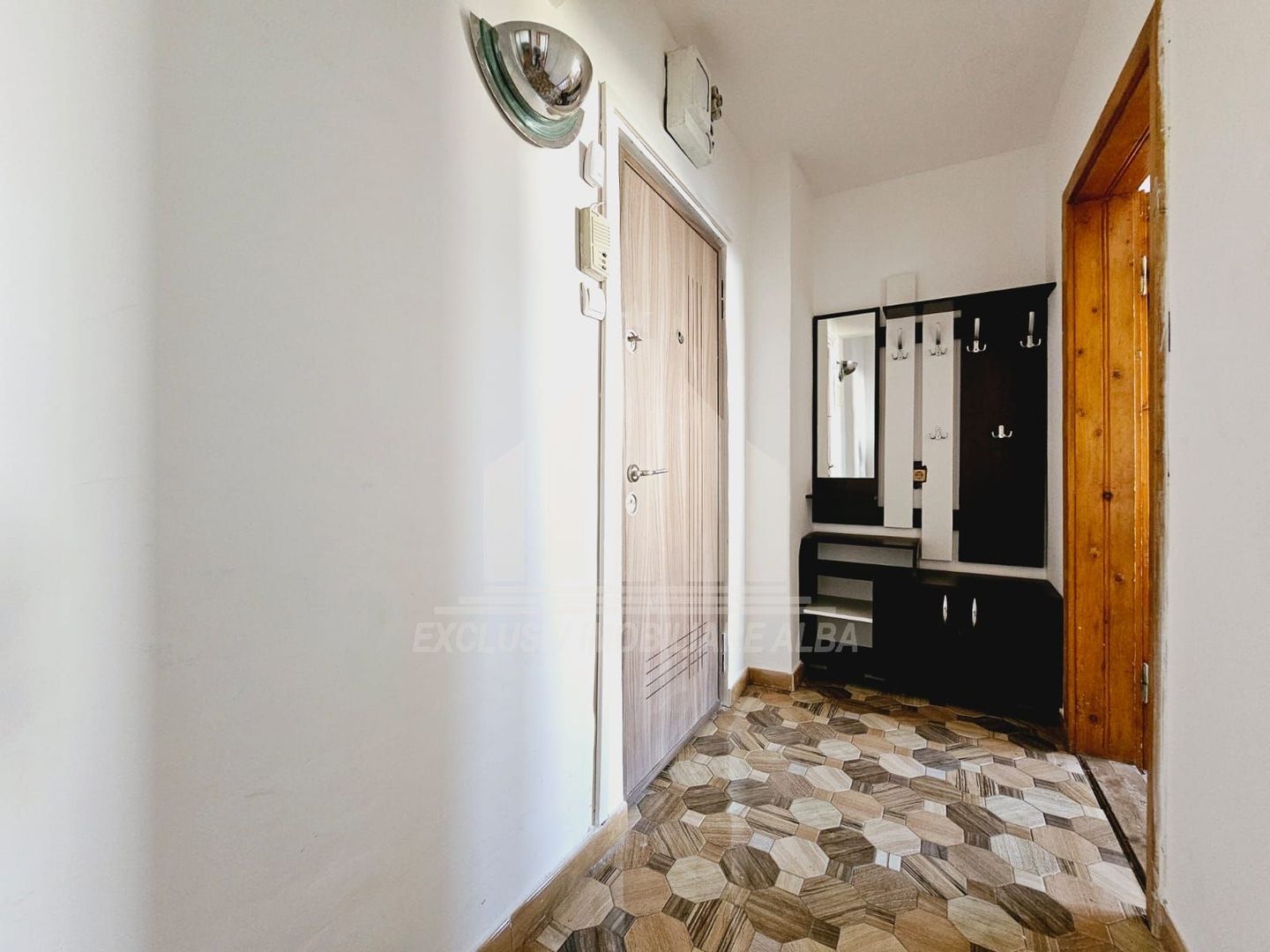 Apartament cu 4 camere de vanzare, Cetate - Poză 5