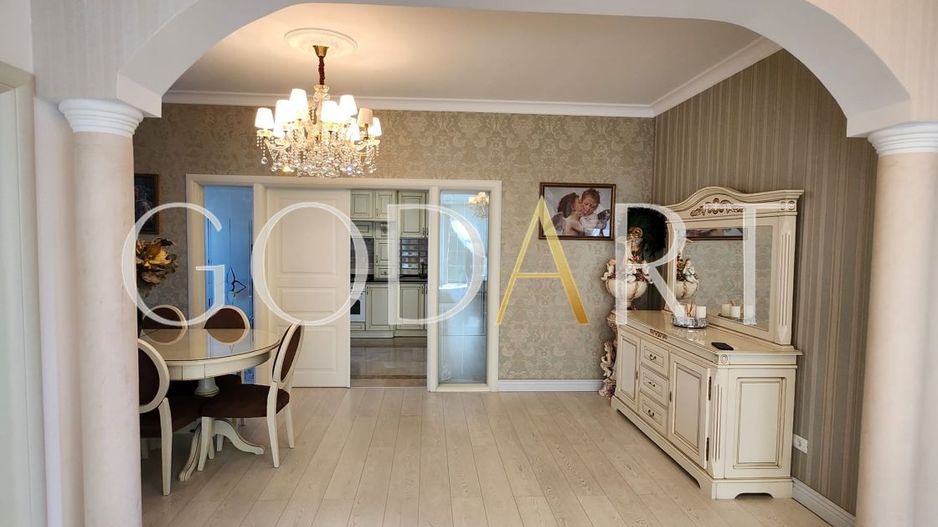 Resedinta exclusivista | Curte generoasa | Erou Iancu Nicolae - Poză 15