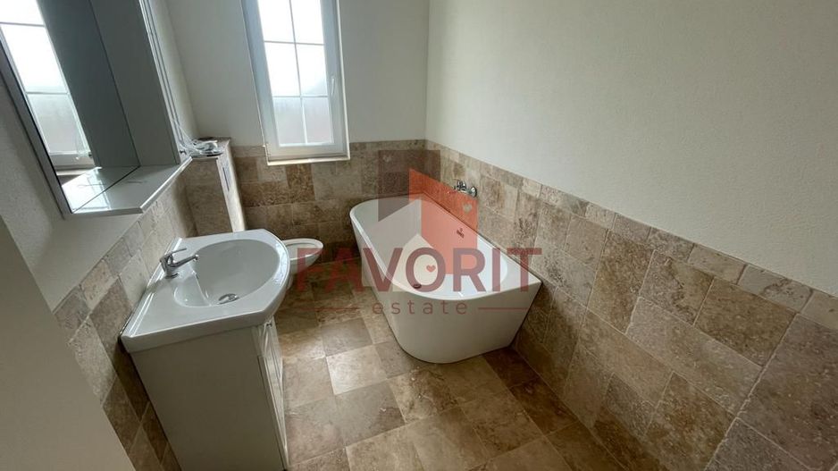 Gradina proprie 30 mp. Finisaje superioare. Pozitie excelenta. - Poză 9