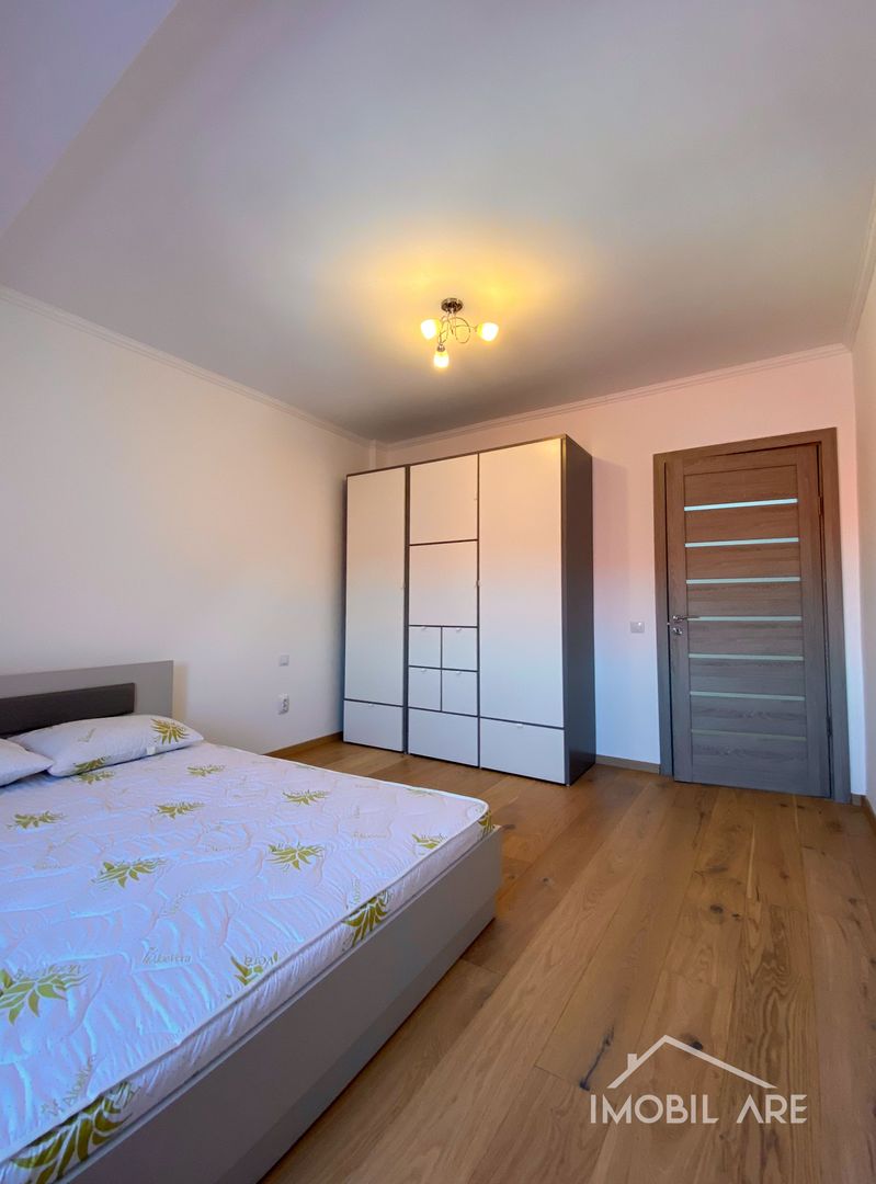 Apartament de lux cu 4 camere la mansardă - Poză 7