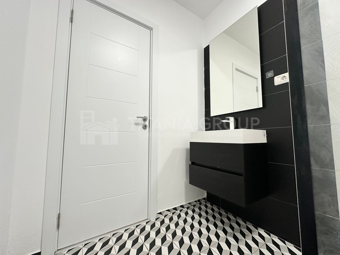 Casa mobilata modern, cu 3 camere de inchiriat - Sanpetru - Poză 13
