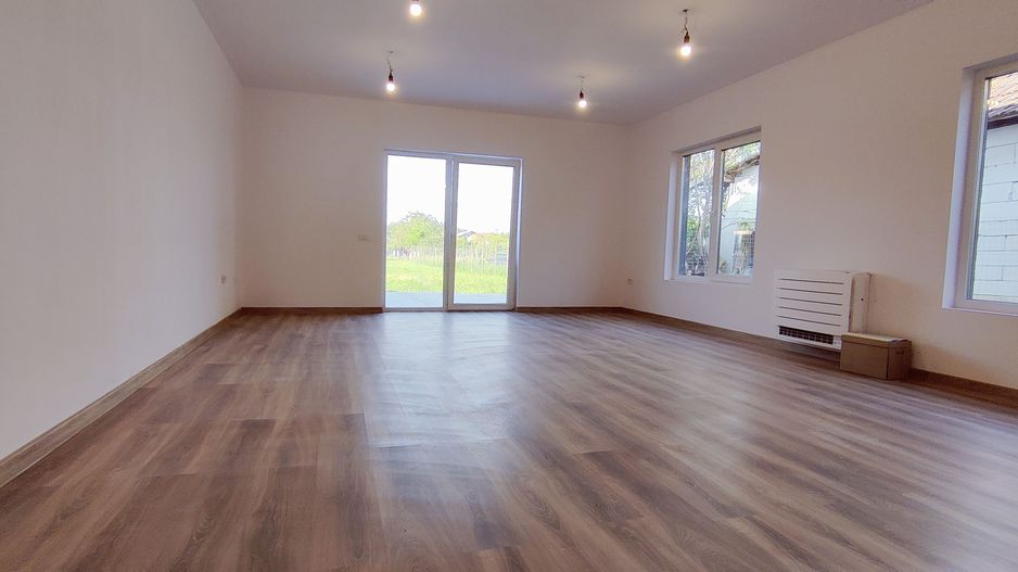 DUPLEX CERNETEAZ  140 MP UTILI + TEREN 570 MP - Poză 1