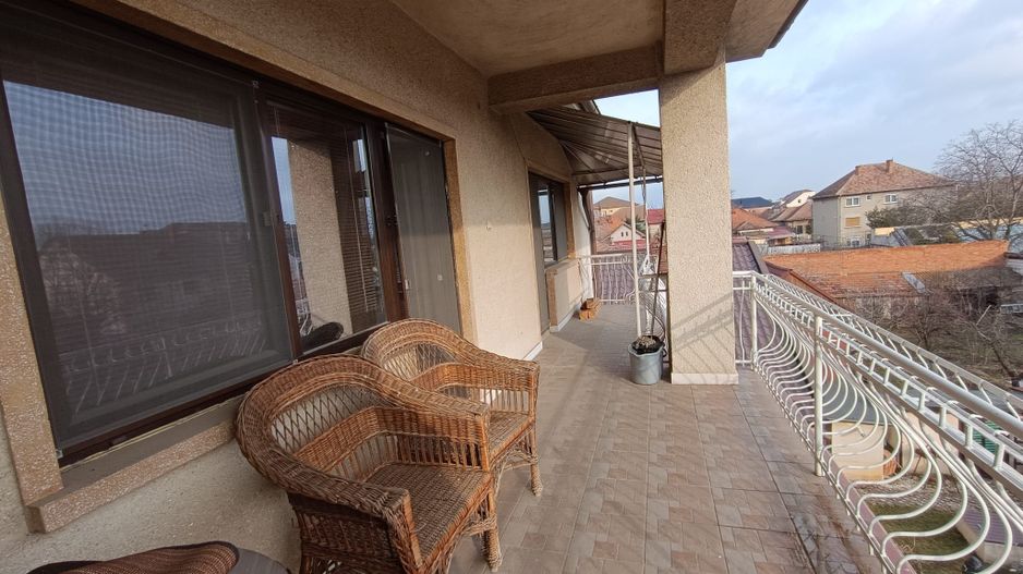 Comision 0%, Vila cu 4 Apartamente, 12 Camere, 444mp Utili, Balcescu - Poză 7